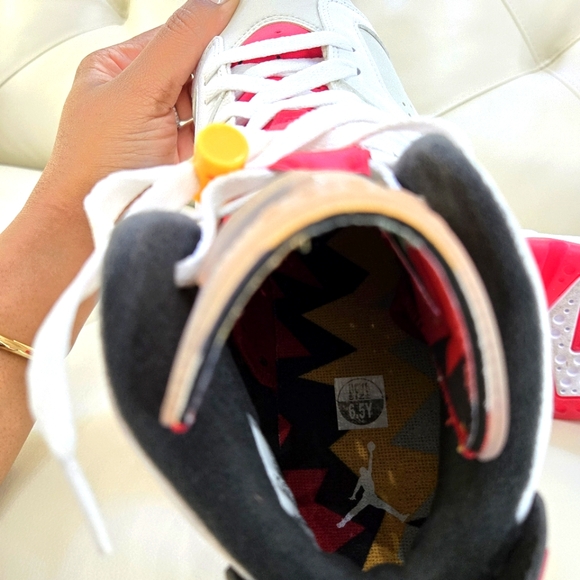 Jordan 6 Retro Hare (GS) size 6.5Y / Women's Size 8 - Picture 5 of 8